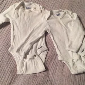 Set of 2 long sleeve Gerber onesies